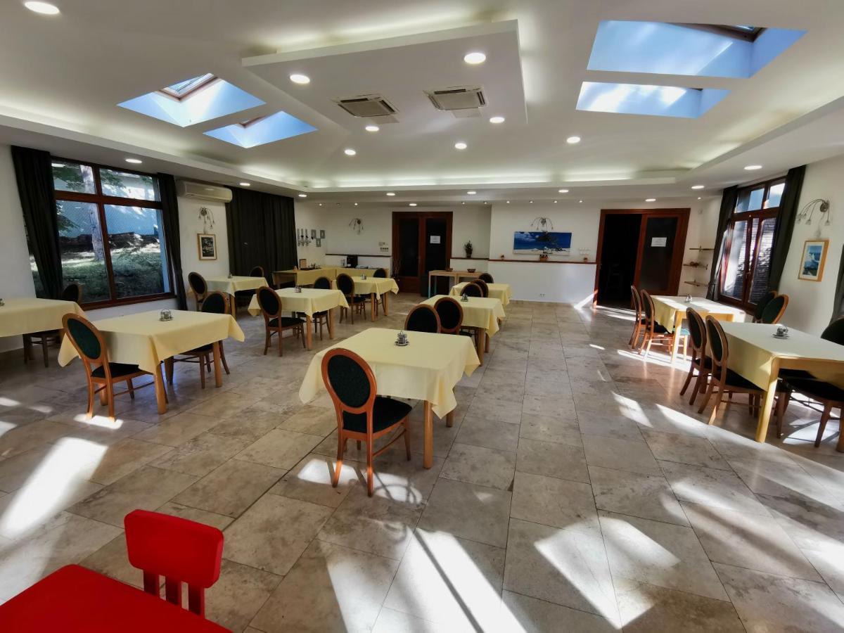 Imola Garden Vendeghaz Hotel Balatonfured Exterior photo